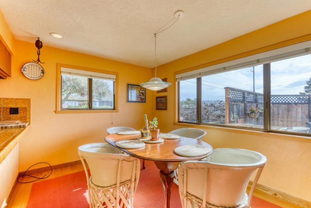 Humboldt Bay Retreat Image 10