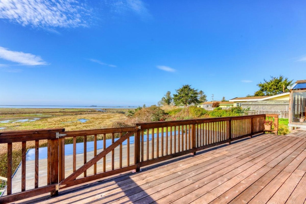 Humboldt Bay Retreat Image 13