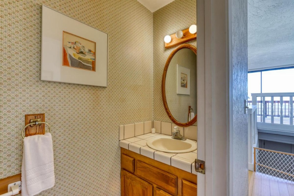 Humboldt Bay Retreat Image 19
