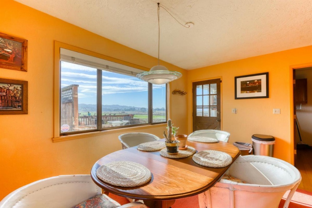 Humboldt Bay Retreat Image 22