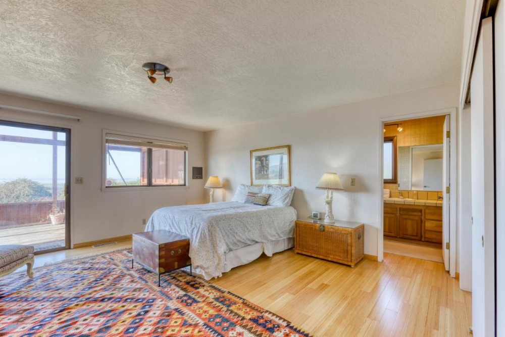 Humboldt Bay Retreat Image 27