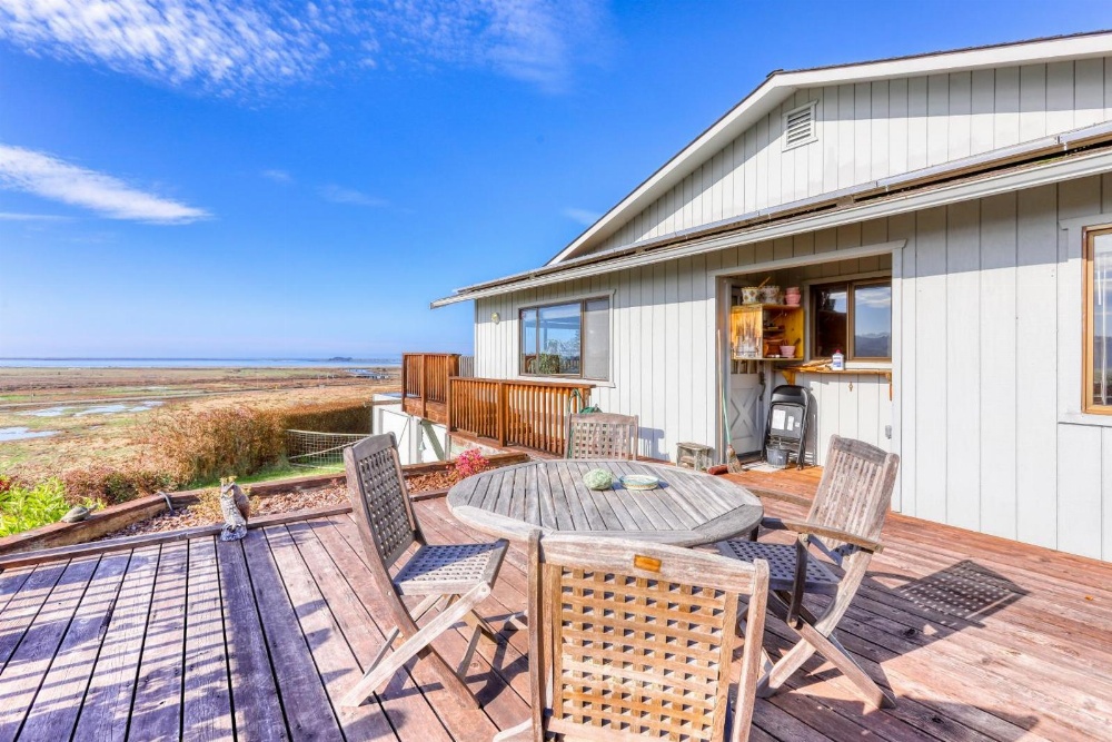 Humboldt Bay Retreat Main image